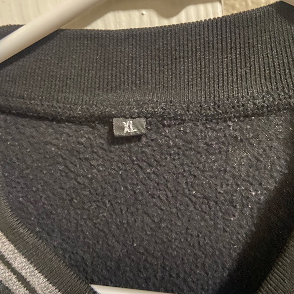 Aged Vintage CADDILAC Black Button Down Sweatshirt Women’s XL Hip Hop - Picture 4 of 7